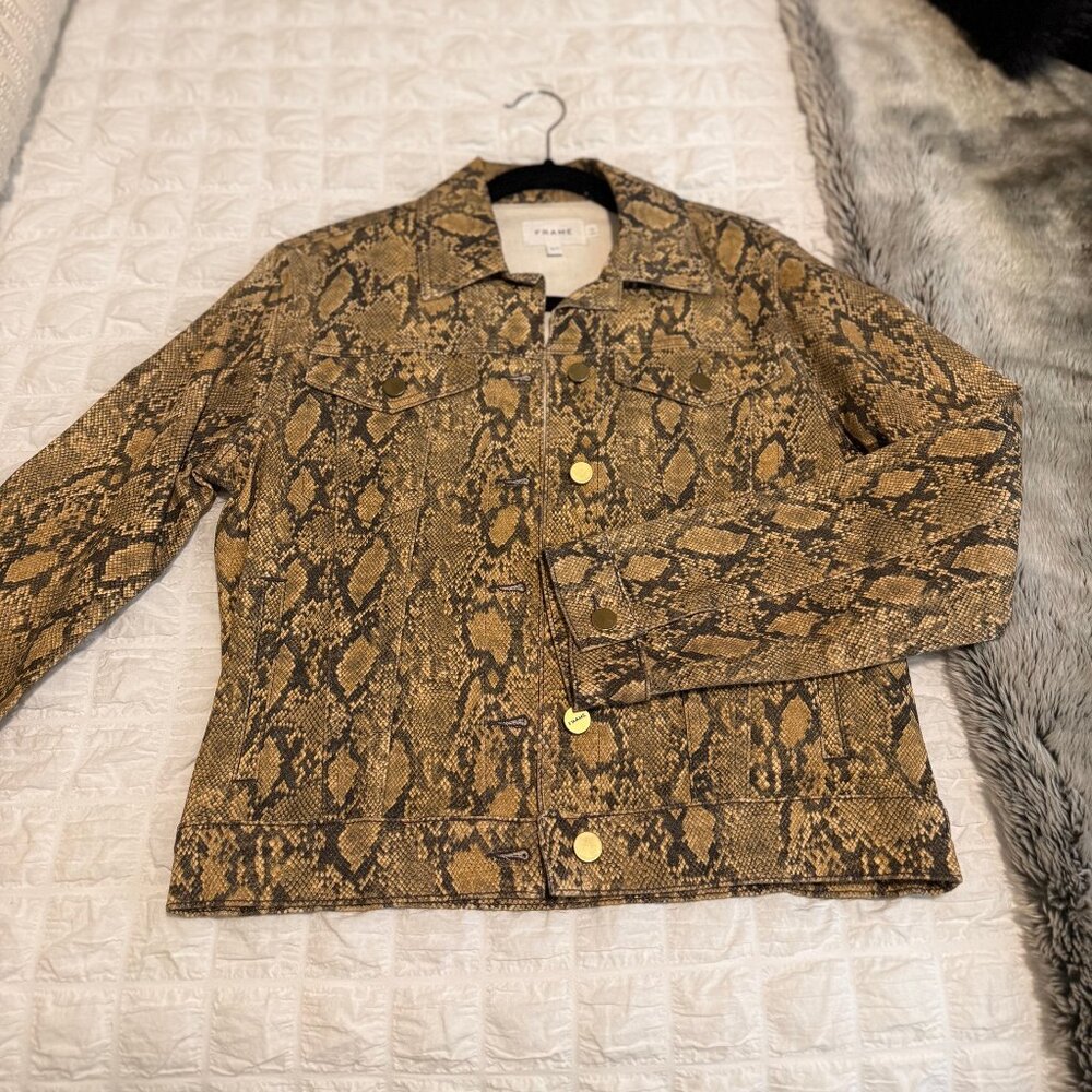 FRAME Le Vintage Jacket in Coated Python - Picture 5 of 14